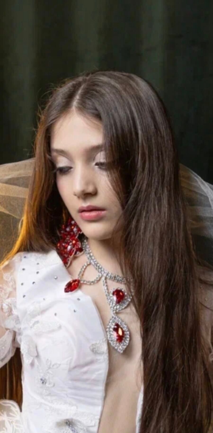 amina – Cover 4