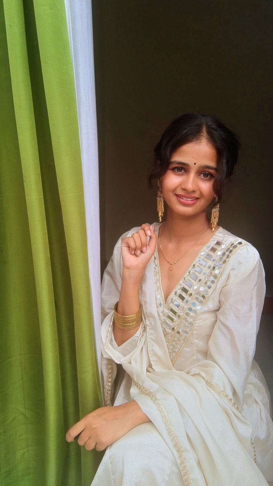 surbhi – Cover 4