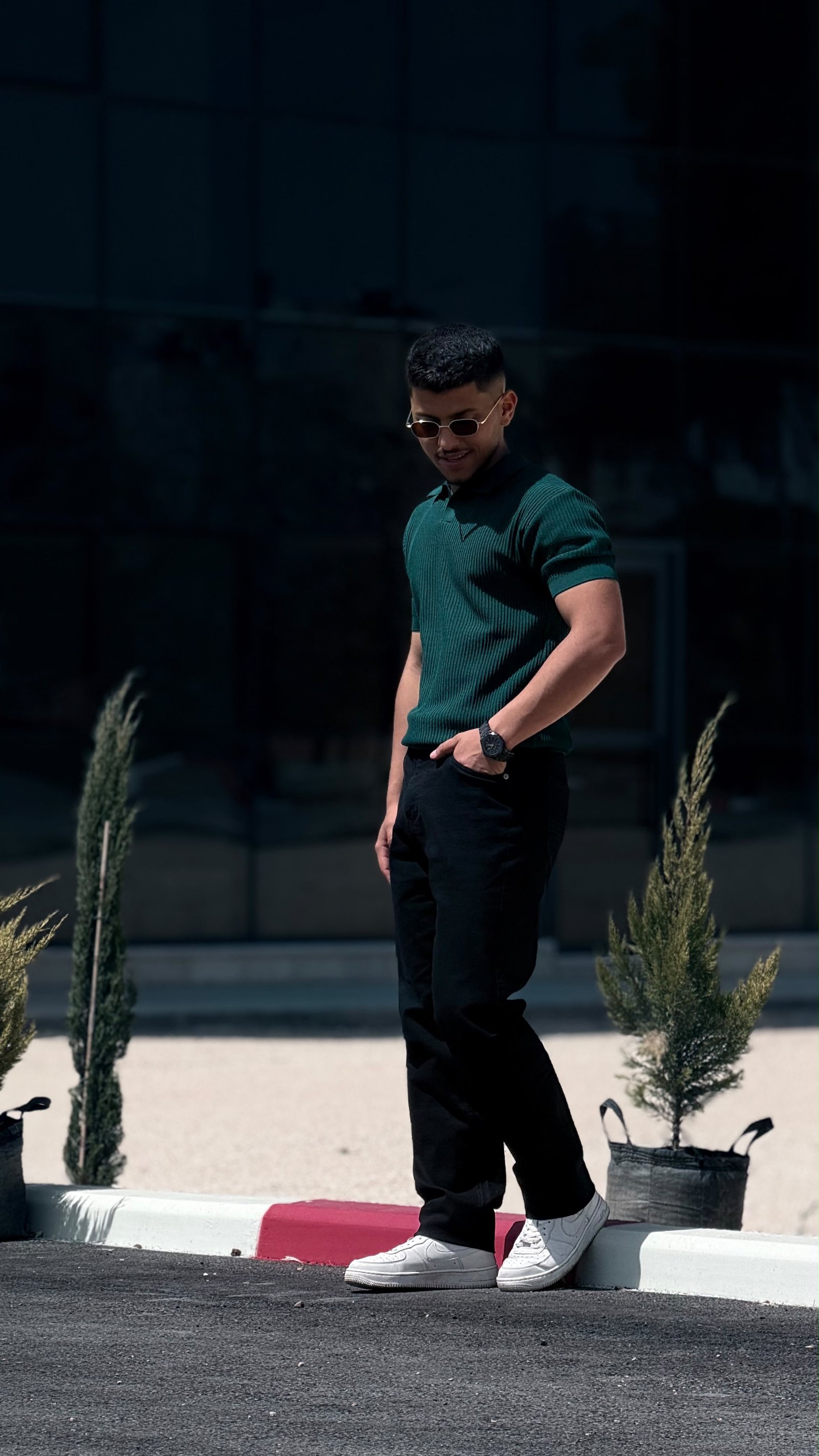 amro – Cover 1