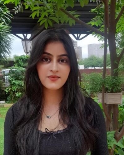 navya - Professional Model