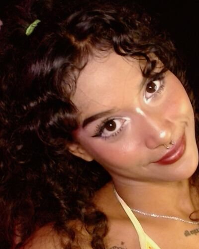 angie - Professional Model