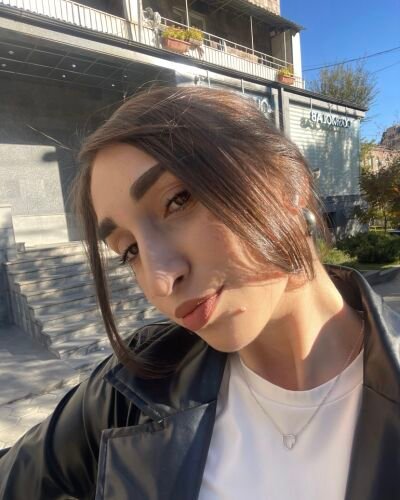 julie - Professional Model