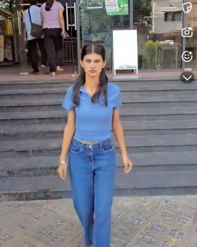 bhawini azad - Professional Model