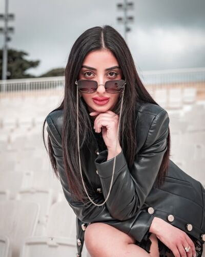 shania vella - Malta iklin model