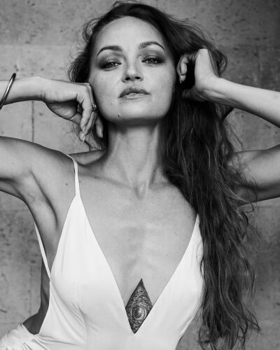 anna - Gianyar model